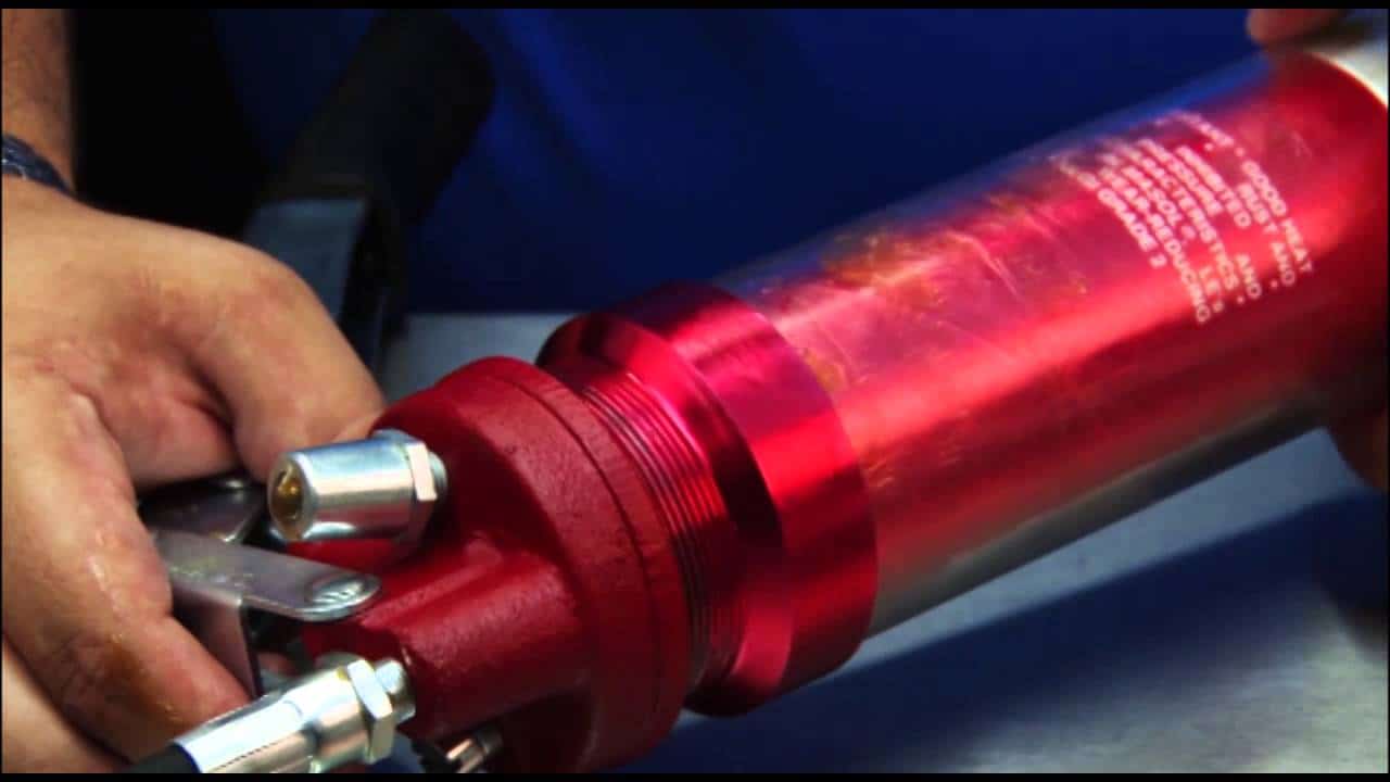 What is a Grease gun? Types and how to load a grease gun?