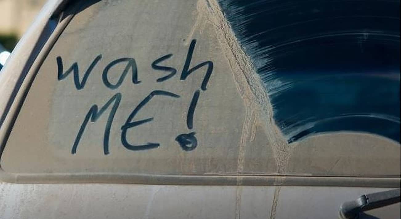 How to clean dirty car windows